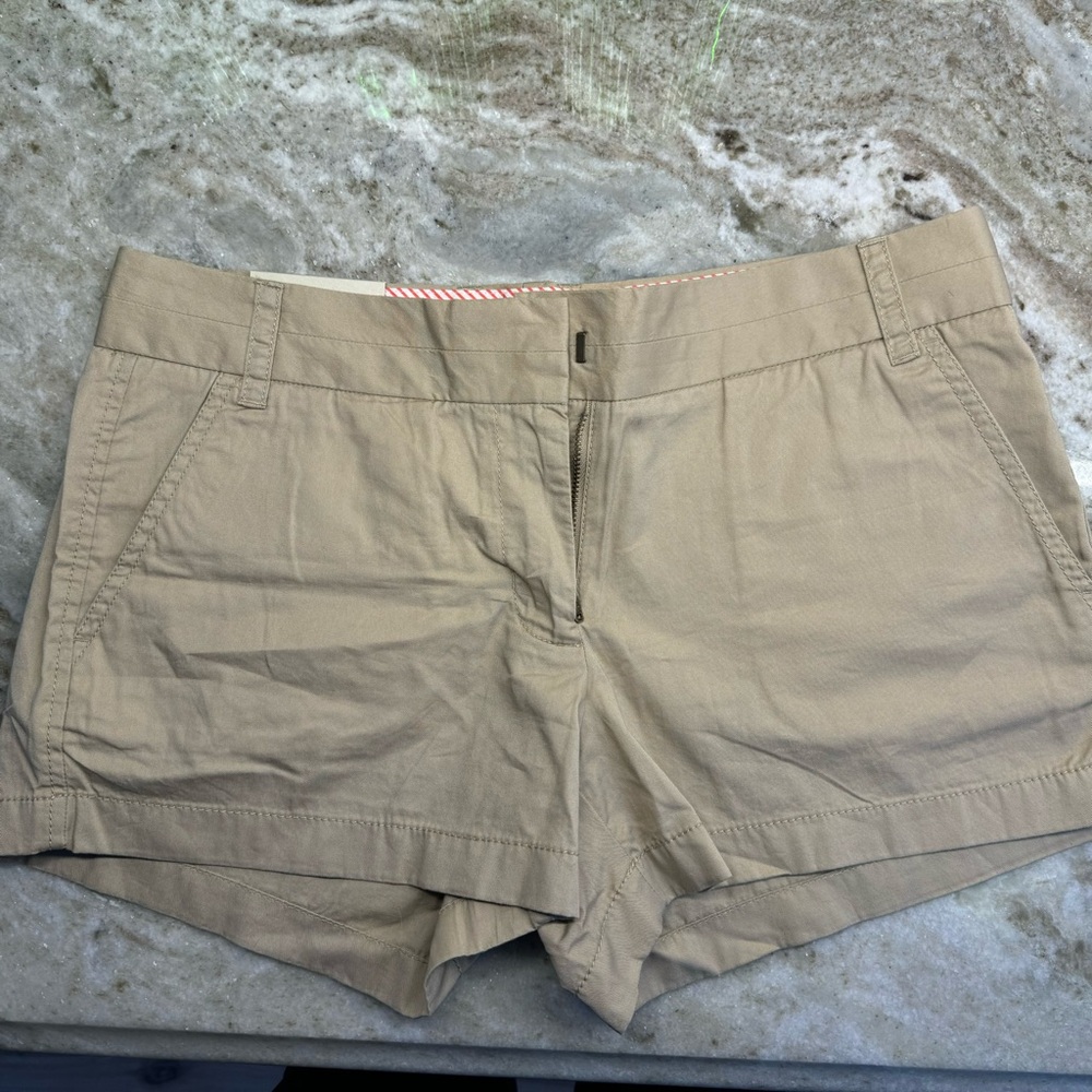 NWT!! J. Crew Factory Sz 6, Chino khaki shorts, 3” inseam, smoke free home!!